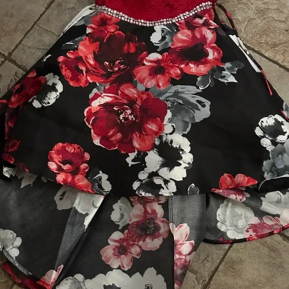 GORGEOUS girls Christmas dress floral skirt red lace top size 8 by Speechless - Picture 4 of 9